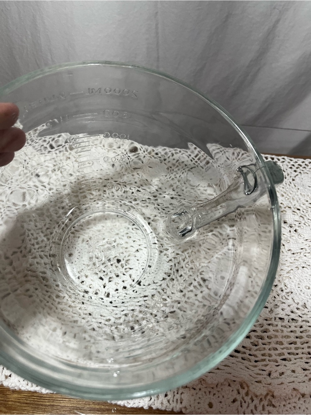 Large Glass Measuring Batter Bowl Heavy Duty 8 Cup 2 Quarts 2000ml Pour Spout - Picture 3 of 9